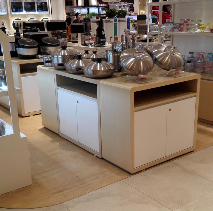 商場(chǎng)廚具展示柜