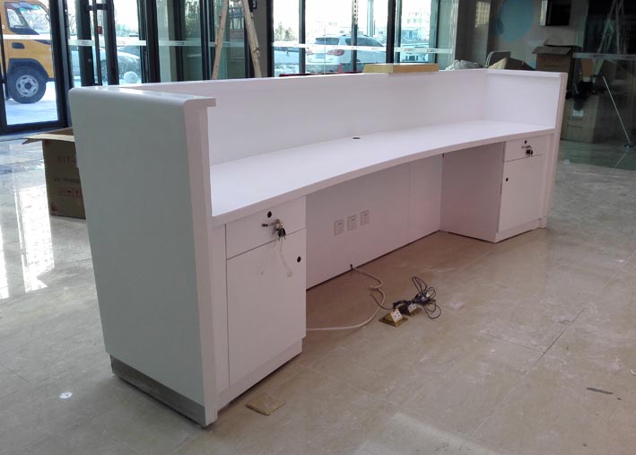 哈爾濱銀行木質(zhì)烤漆服務(wù)臺(tái)