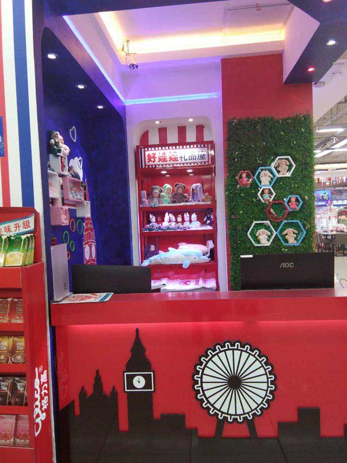 哈西萬(wàn)達(dá)好娃娃展示柜